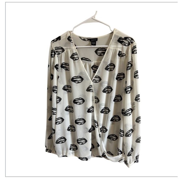 TORRID Vintage Black Lips Sheer Surplice Chiffon Long Sleeve Women Blouse Size 0 - Picture 1 of 8
